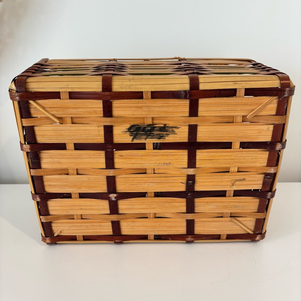 Vintage Bamboo wicker picnic basket 1970's made in Japan beige green hinged lid - Picture 7 of 13
